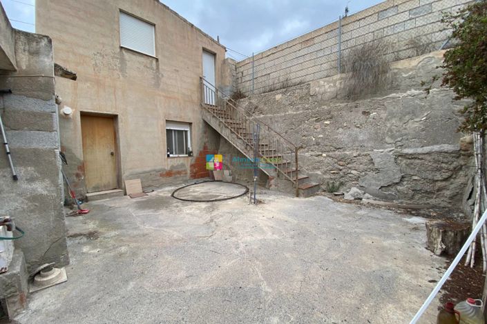 Image No.19-3 Bed Townhouse for sale