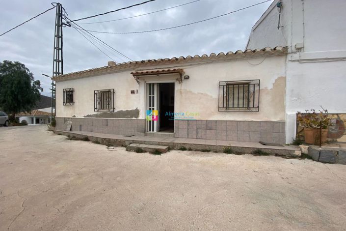 Image No.2-3 Bed Townhouse for sale