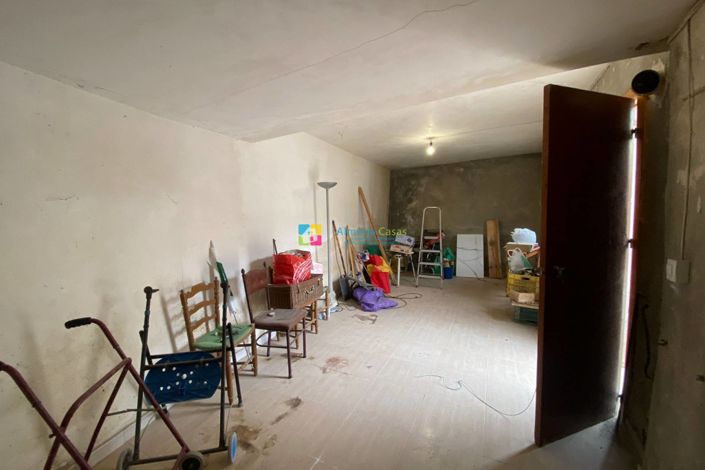 Image No.21-3 Bed Townhouse for sale
