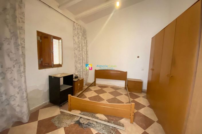 Image No.5-3 Bed Townhouse for sale