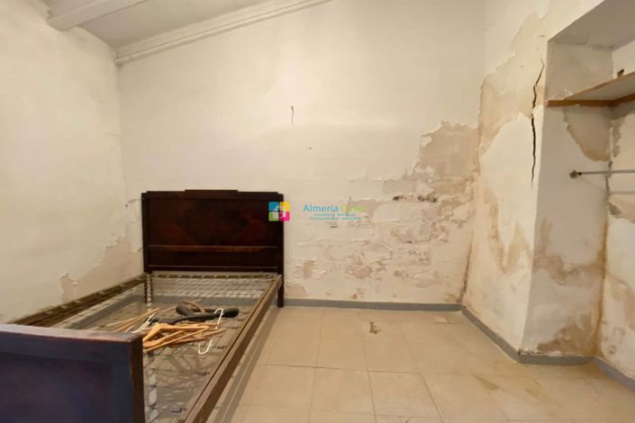 Image No.9-3 Bed Townhouse for sale