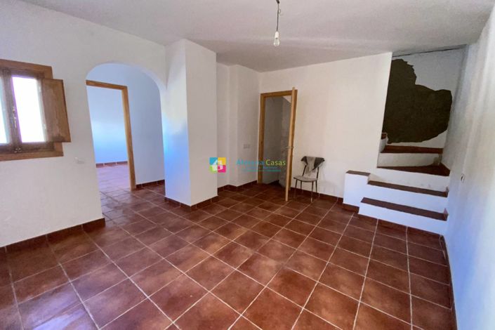 Image No.14-4 Bed Townhouse for sale