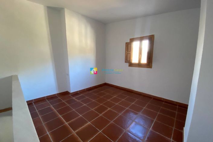 Image No.21-4 Bed Townhouse for sale