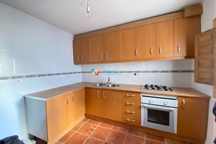 Image No.4-4 Bed Townhouse for sale