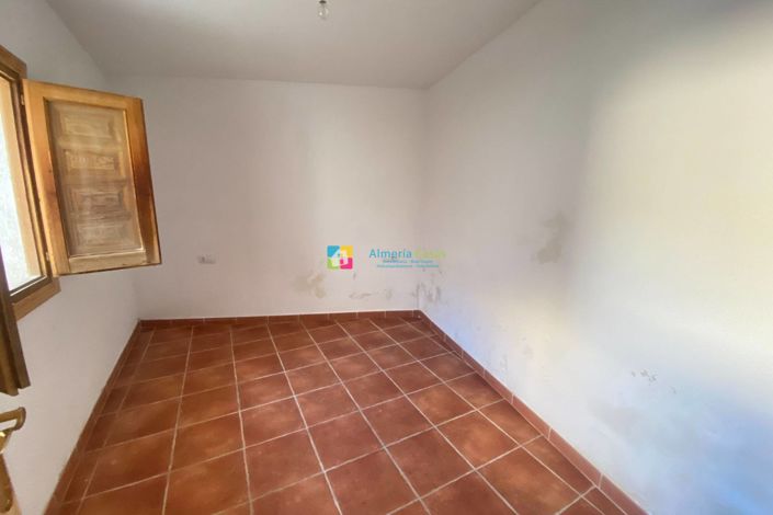 Image No.9-4 Bed Townhouse for sale