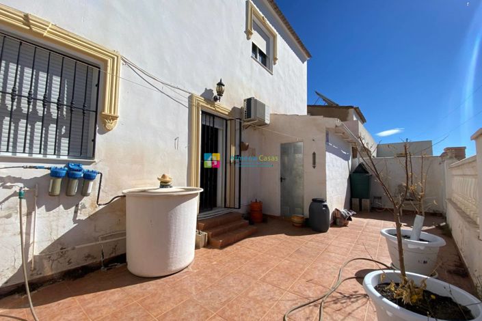 Image No.16-3 Bed Townhouse for sale