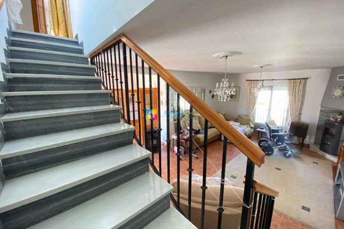 Image No.19-3 Bed Townhouse for sale