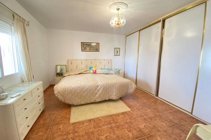 Image No.24-3 Bed Townhouse for sale