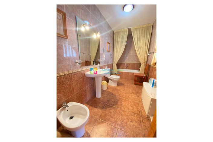 Image No.27-3 Bed Townhouse for sale