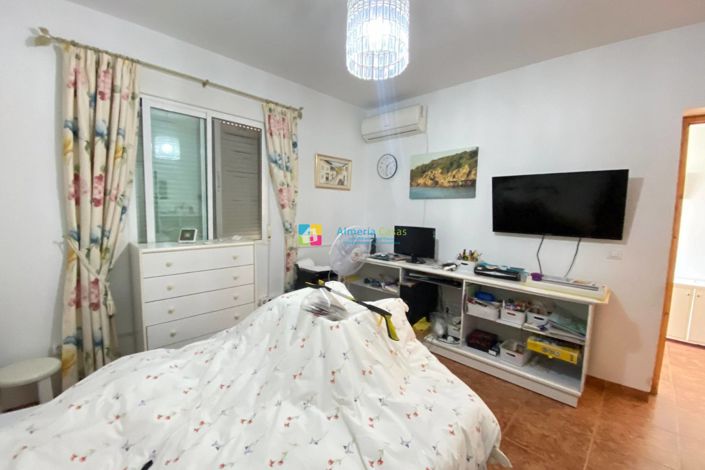 Image No.7-3 Bed Townhouse for sale