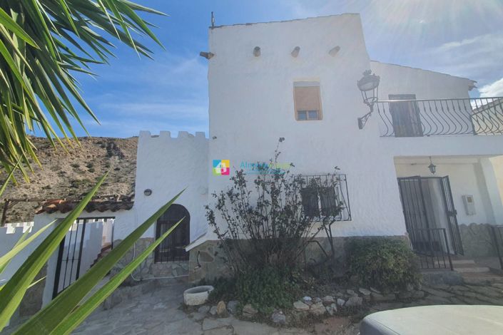 Image No.2-Maison de campagne de 4 chambres à vendre à Albánchez