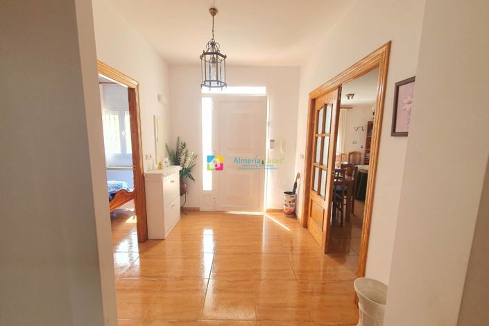 Image No.11-4 Bed Townhouse for sale