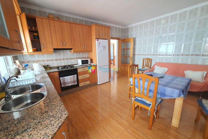 Image No.14-4 Bed Townhouse for sale