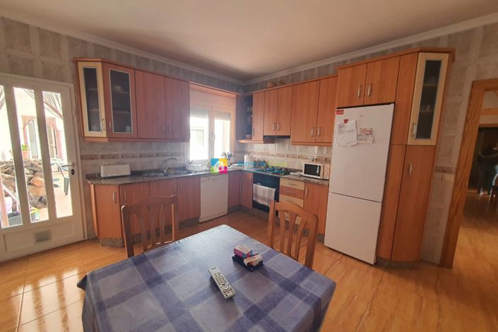 Image No.15-4 Bed Townhouse for sale