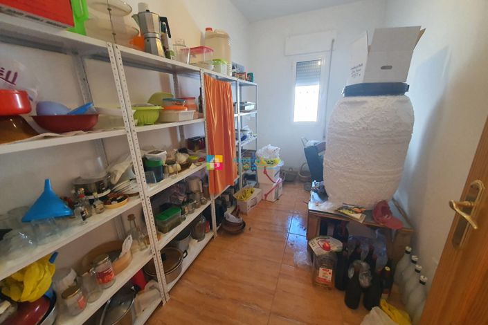 Image No.32-4 Bed Townhouse for sale