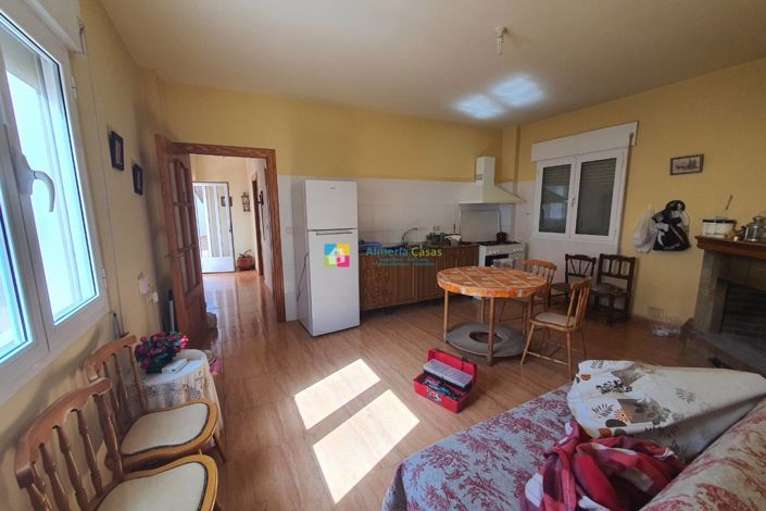 Image No.35-4 Bed Townhouse for sale