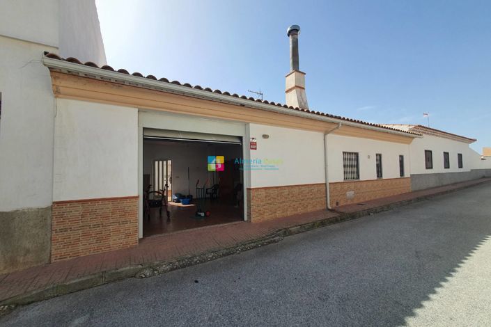 Image No.38-4 Bed Townhouse for sale