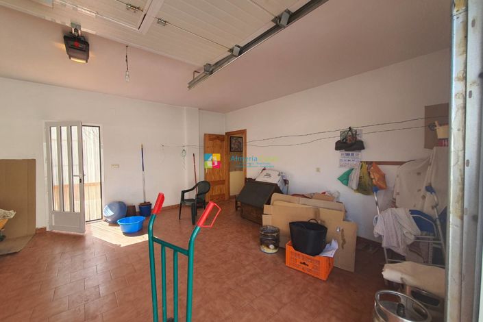 Image No.40-4 Bed Townhouse for sale