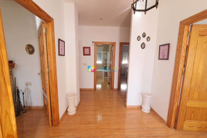 Image No.5-4 Bed Townhouse for sale