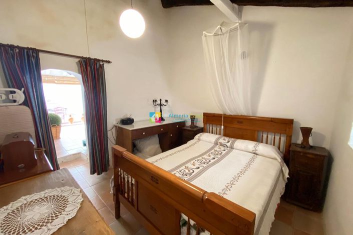 Image No.11-3 Bed Townhouse for sale