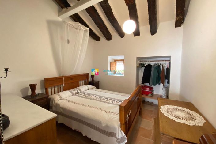 Image No.12-3 Bed Townhouse for sale