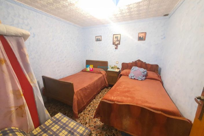 Image No.16-4 Bed Country House for sale