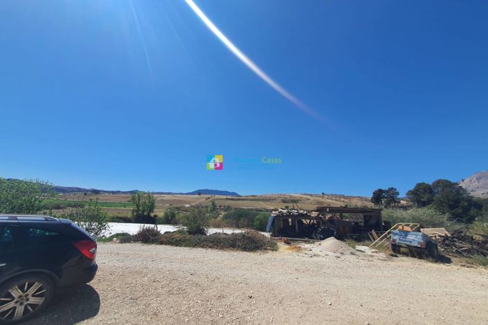 Image No.2-4 Bed Country House for sale