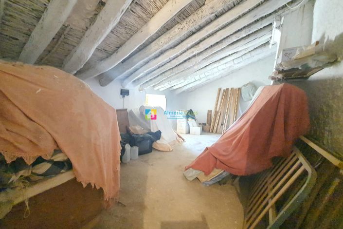 Image No.20-4 Bed Country House for sale