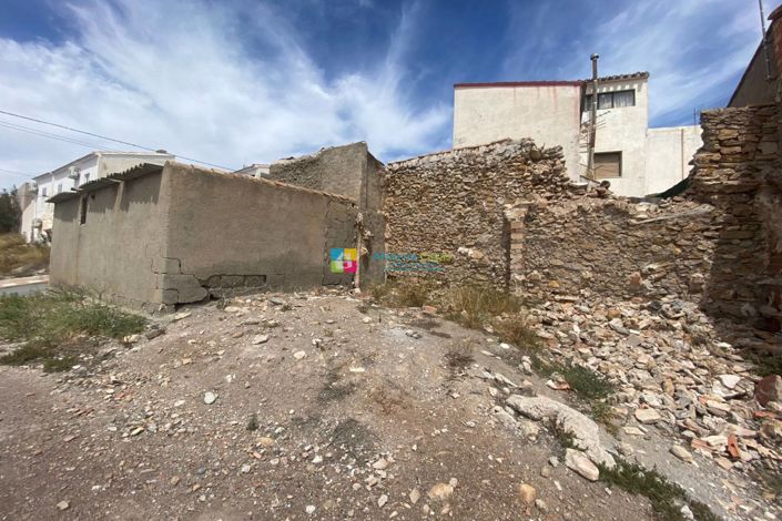 Image No.23-3 Bed Townhouse for sale