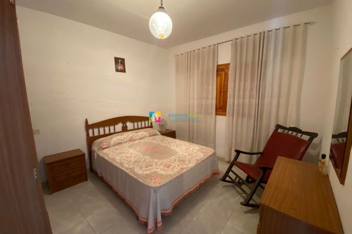 Image No.5-3 Bed Townhouse for sale