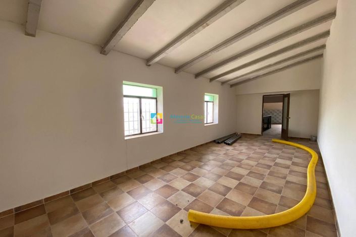 Image No.27-3 Bed Country House for sale