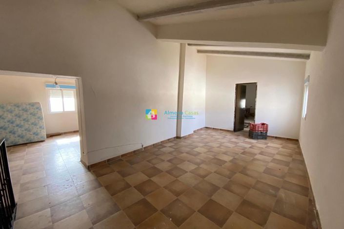 Image No.28-3 Bed Country House for sale