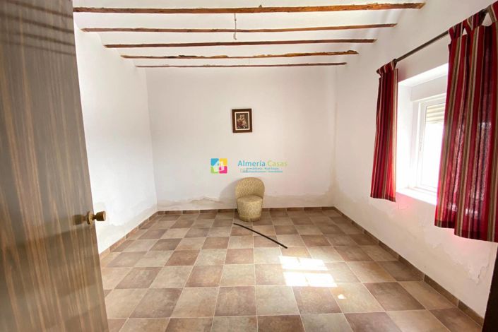 Image No.7-3 Bed Country House for sale