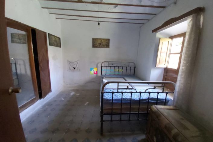 Image No.11-3 Bed Country House for sale