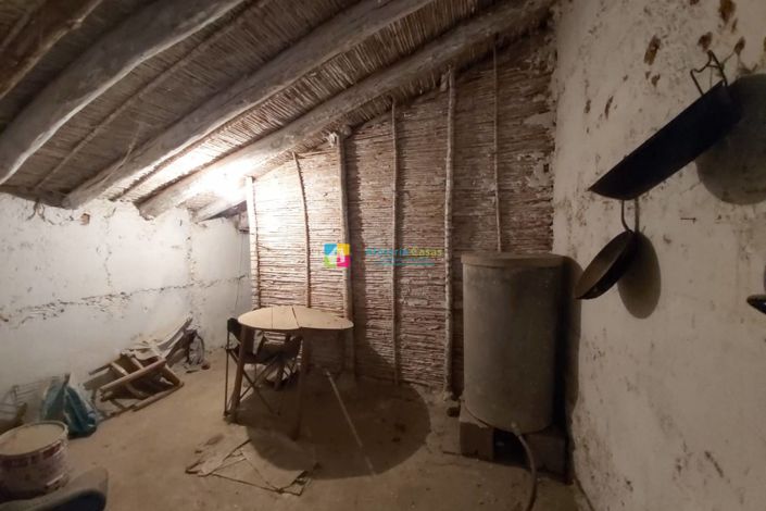 Image No.18-3 Bed Country House for sale