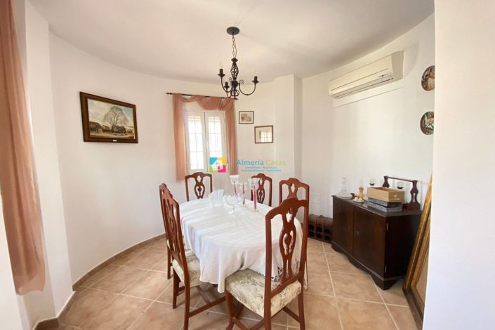 Image No.10-5 Bed Villa for sale