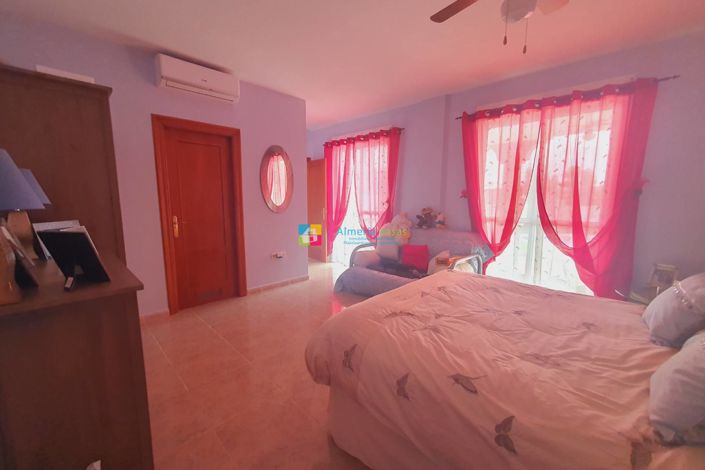 Image No.32-4 Bed Villa for sale