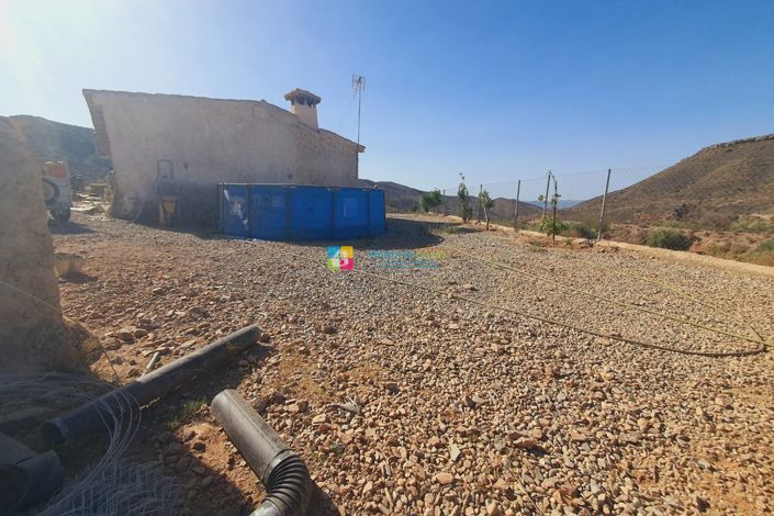 Image No.23-2 Bed Country House for sale