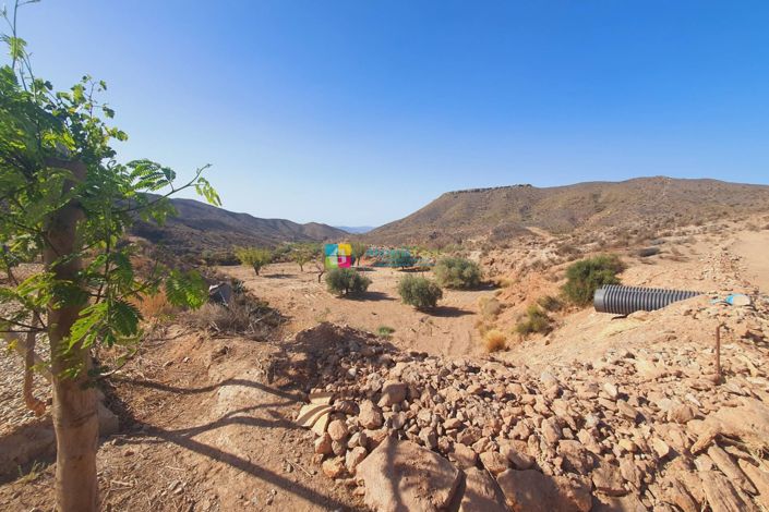 Image No.31-2 Bed Country House for sale