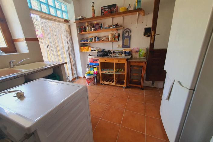 Image No.15-3 Bed Country House for sale