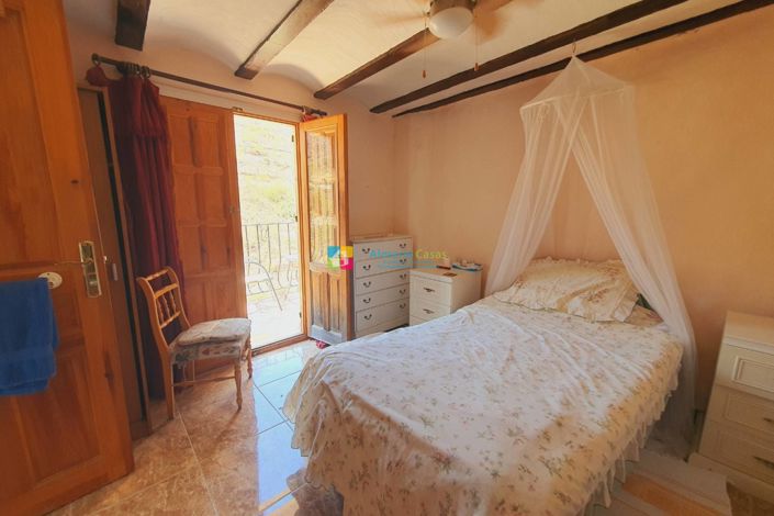 Image No.19-3 Bed Country House for sale