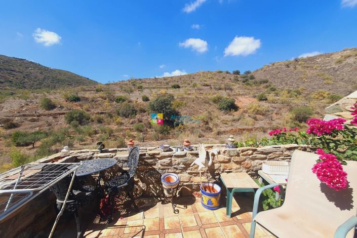 Image No.2-3 Bed Country House for sale