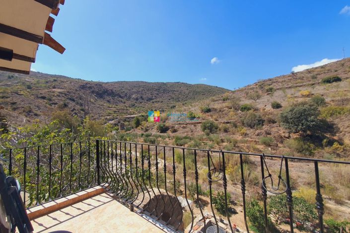 Image No.24-3 Bed Country House for sale