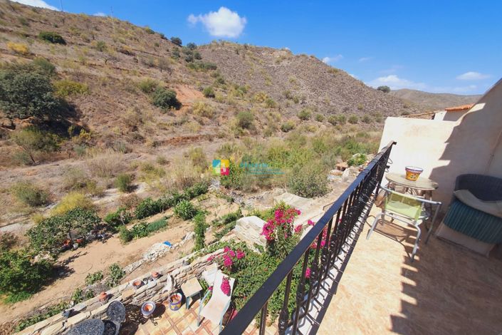 Image No.26-3 Bed Country House for sale