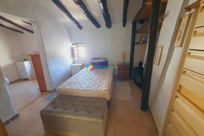 Image No.29-3 Bed Country House for sale