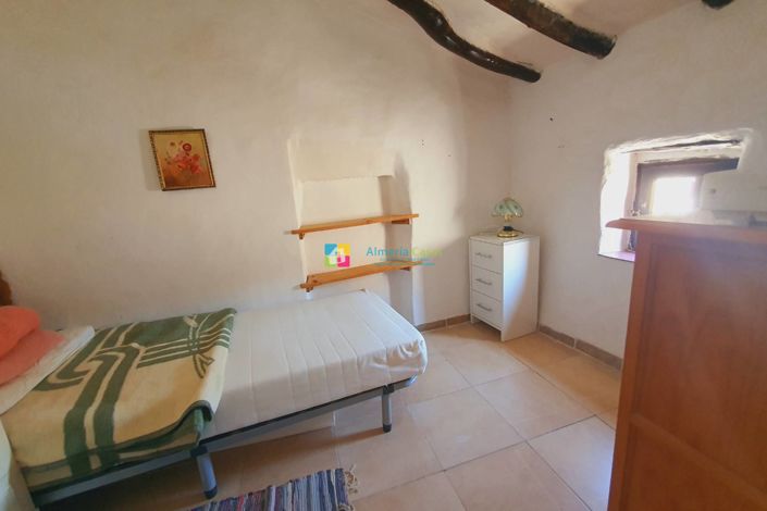 Image No.30-3 Bed Country House for sale