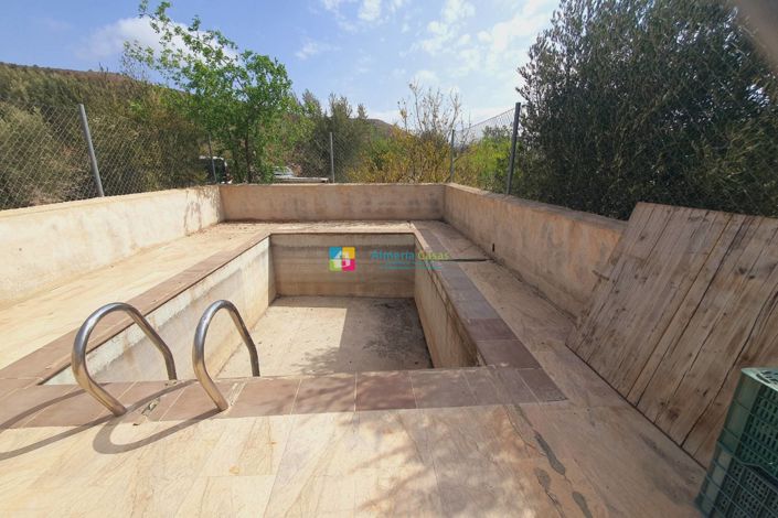 Image No.17-1 Bed Country House for sale