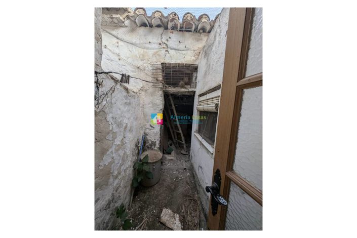 Image No.19-4 Bed Townhouse for sale