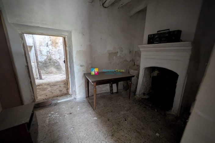 Image No.21-4 Bed Townhouse for sale