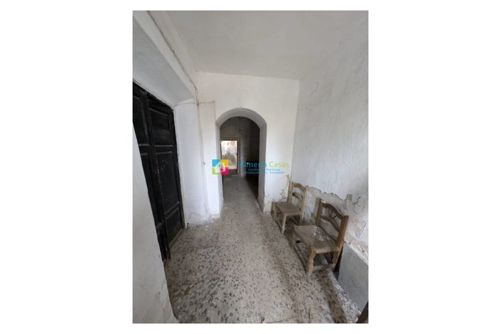 Image No.25-4 Bed Townhouse for sale